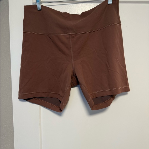 Lululemon Wunder Train High-Rise Short 6", Size 16 - Picture 3 of 6